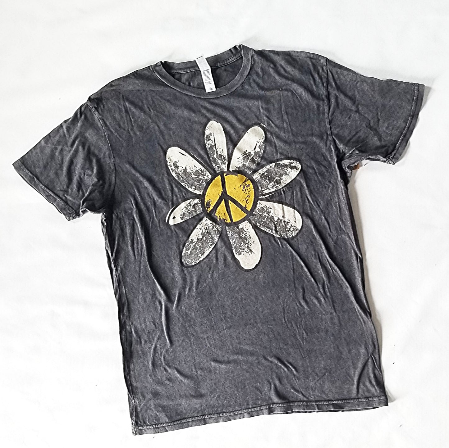 vintage look peace sign daisy tee shirt at the boho hippie hut