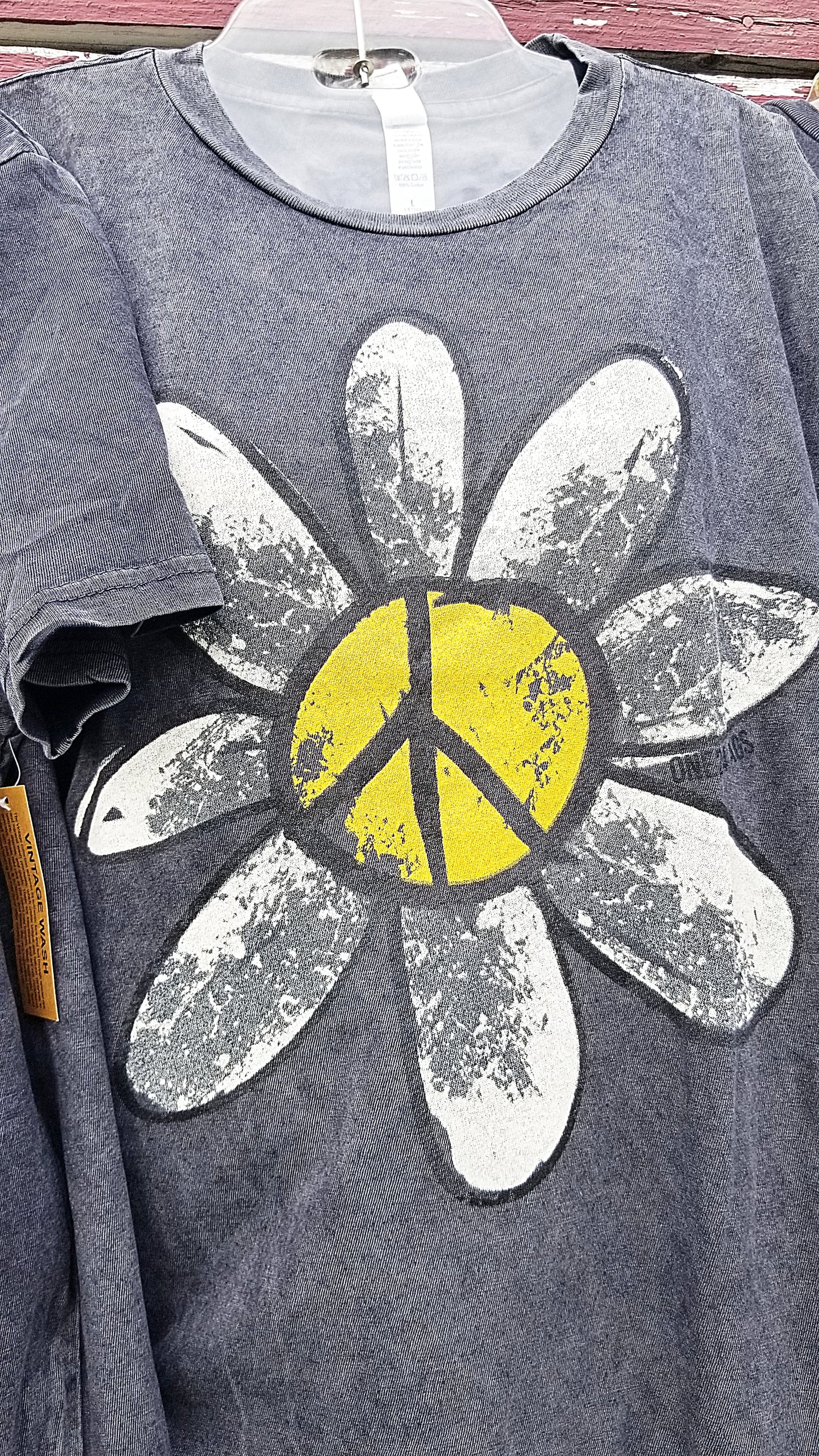 daisy t shirt with peace sign center at the boho hippie hut